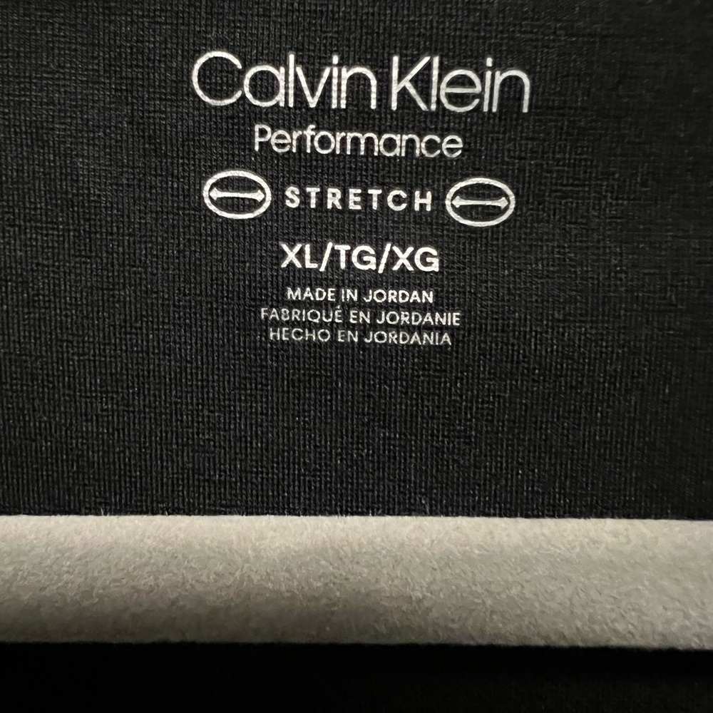 Calvin Klein performance top - Picture 2 of 2